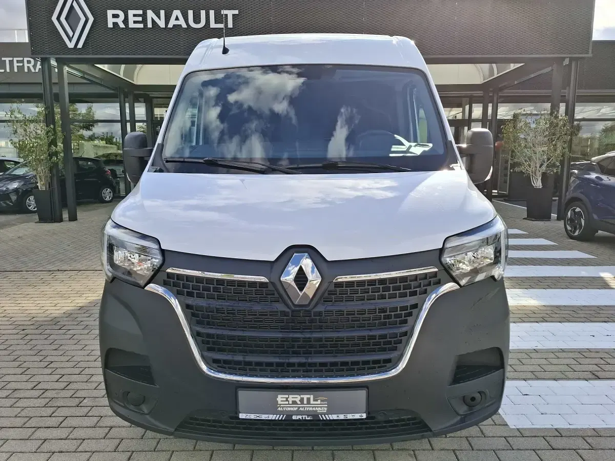 Gebraucht Renault Master 163 PS (119 kW) 2023 Mineralweiß (weiß) Van / Kleinbus
