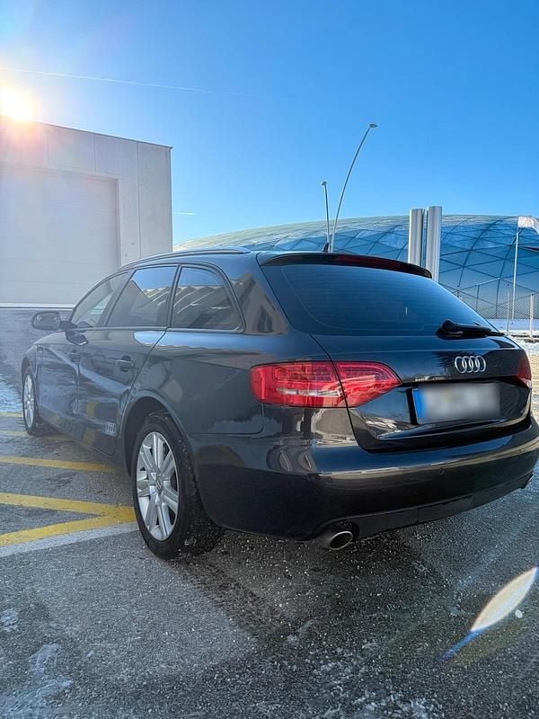 Gebraucht Audi A4 190 PS (139 kW) 2010 Grau Kombi