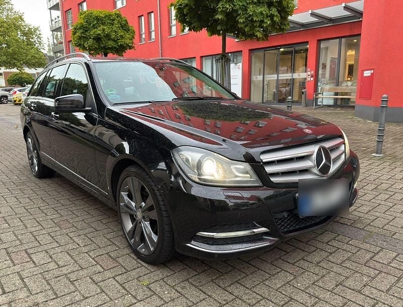 Schwarz Gebraucht 2012 Mercedes C250 Kombi | 9.799 € (Guter Preis) - Bild 1/4