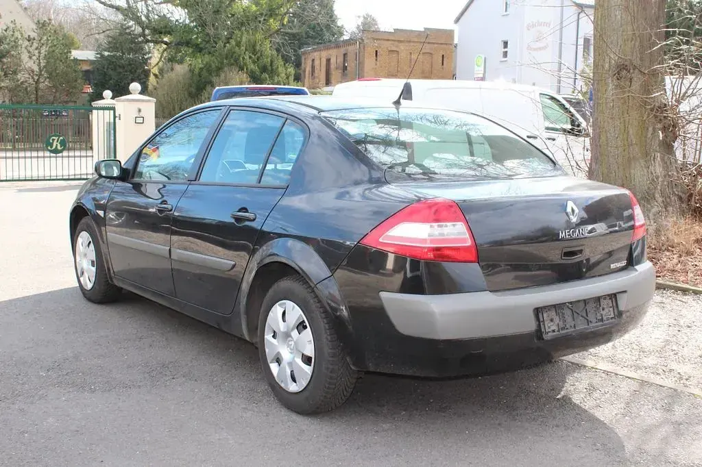 Gebraucht Renault Mégane Avantage 111 PS (81 kW) 2007 Grau Limousine