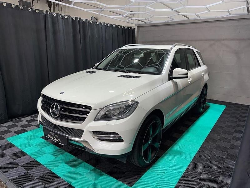 Weiß Gebraucht 2015 Mercedes ML250 SUV | 21.987 € (Fairer Preis) - Bild 1/4