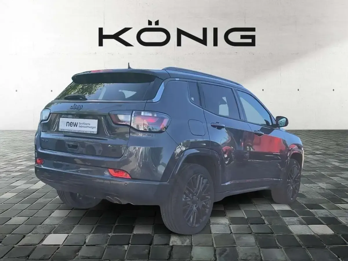 Second-hand Jeep Compass 241 CP (177 kW) 2022 Gri SUV