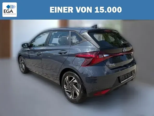 Gebraucht Hyundai i20 Trend 101 PS (74 kW) 2022 Grau metallic Kleinwagen