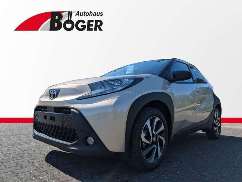 Beige Neu 2025 Toyota Aygo Kleinwagen | 18.980 € - Bild 1/3