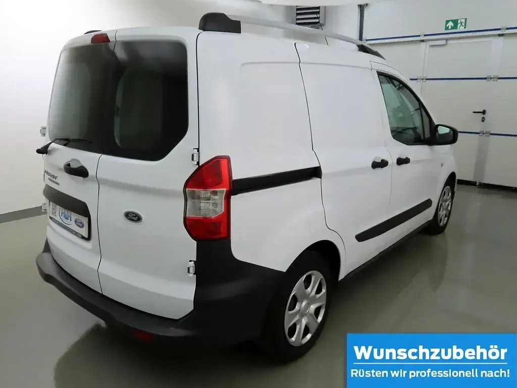 Gebraucht Ford Courier Trend 101 PS (74 kW) 2022 Weiß Van / Kleinbus