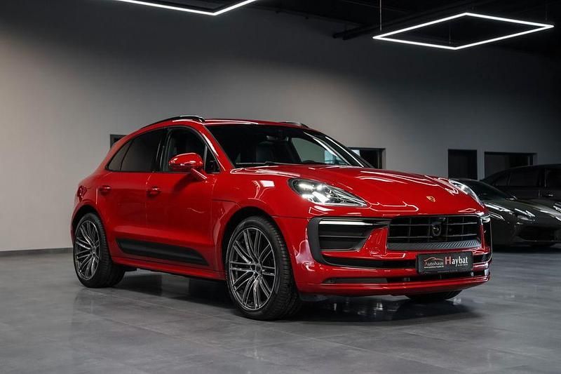 Rot Gebraucht 2024 Porsche Macan Chrono SUV | 74.850 € (Fairer Preis) - Bild 1/4