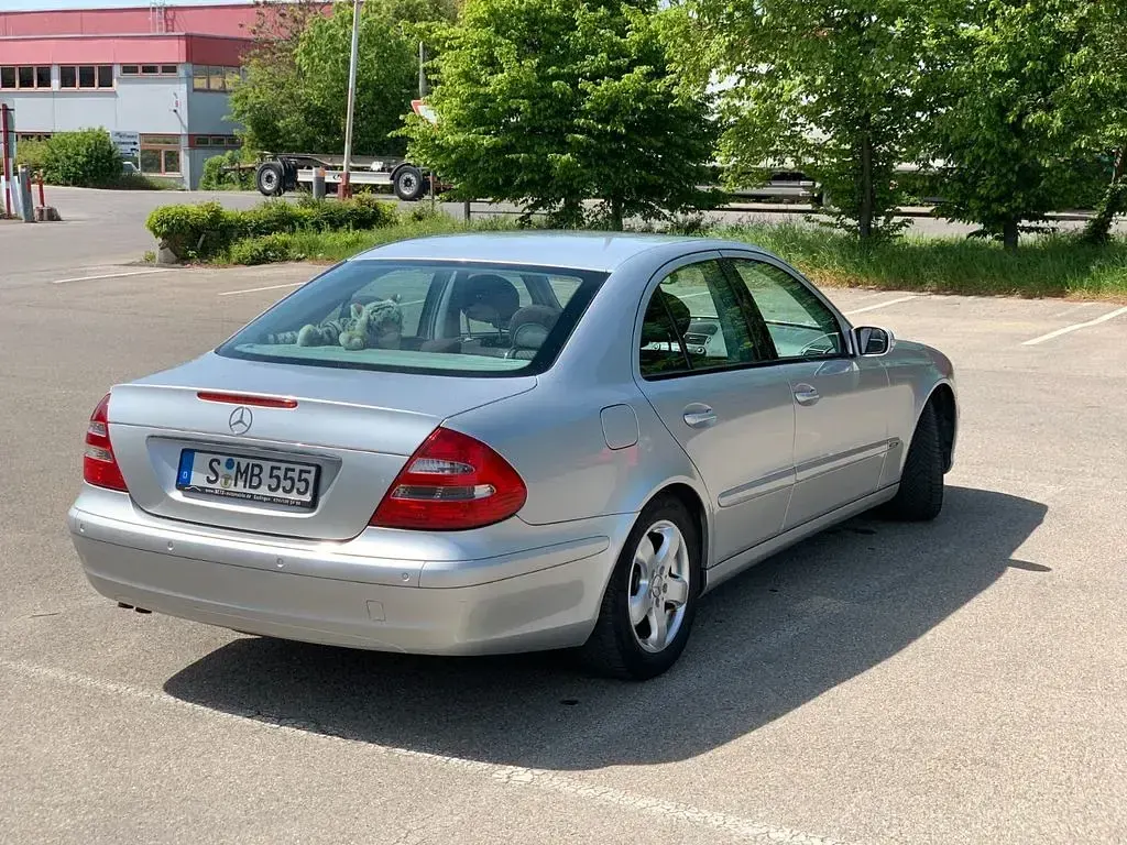 Brugt Mercedes E220 Classic 150 HK (110 kW) 2004 Sølv Sedan