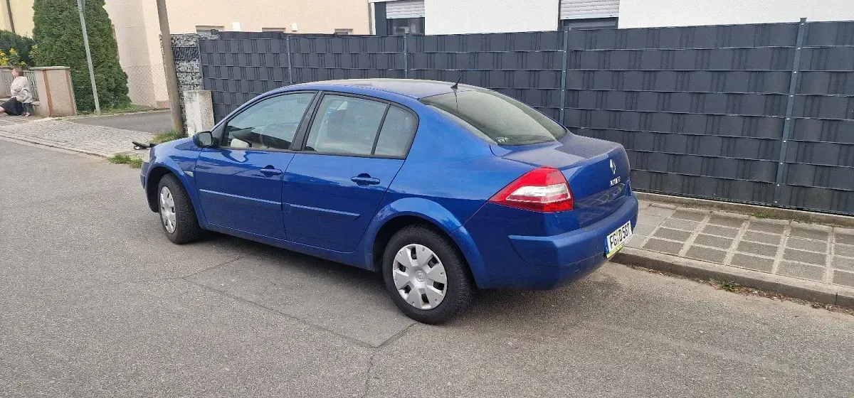Gebraucht Renault Mégane 111 PS (81 kW) 2008 Blau Limousine