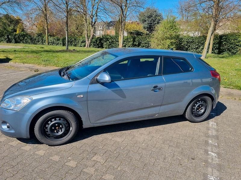 Gebraucht Kia ProCeed EX 126 PS (92 kW) 2009 Blau Kleinwagen