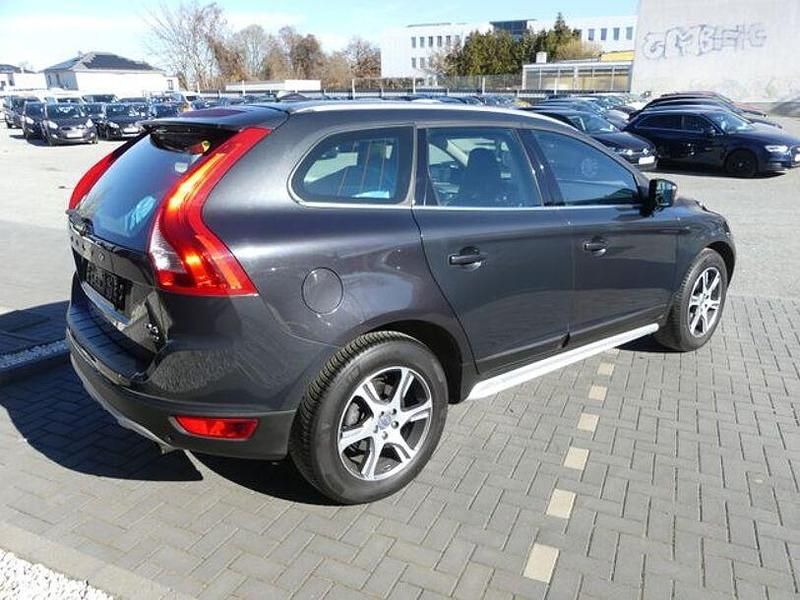 Gebraucht Volvo XC60 Summum 163 PS (119 kW) 2012 Grau SUV