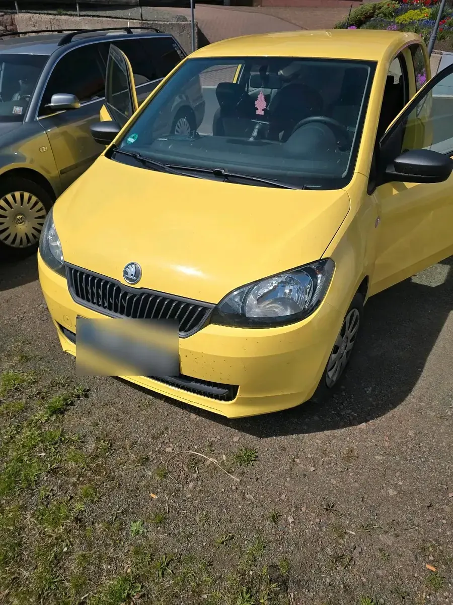 Second-hand Skoda Citigo 60 CP (44 kW) 2014 Galben Hatchback