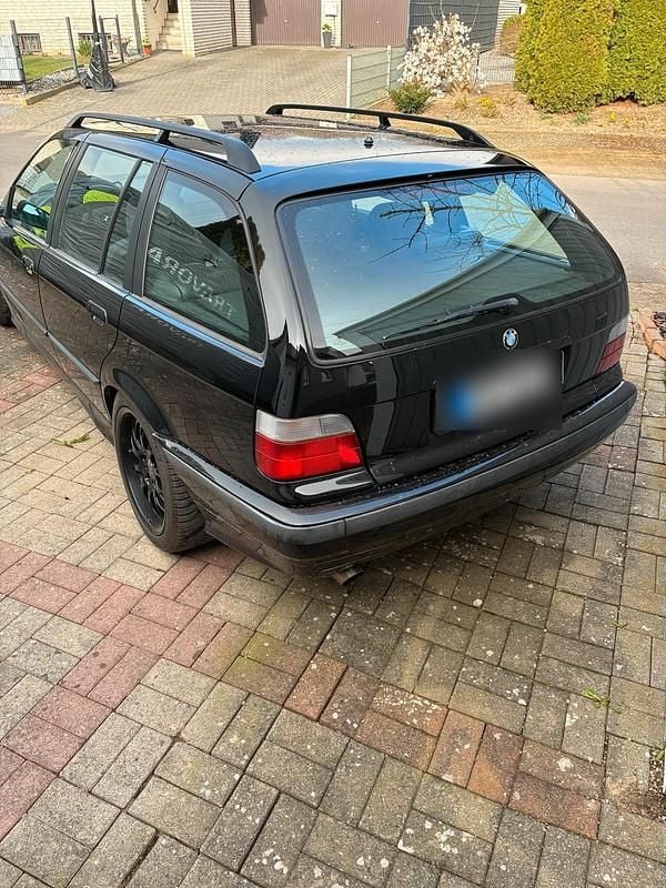Gebraucht BMW 323 170 PS (125 kW) 1997 Schwarz Kombi