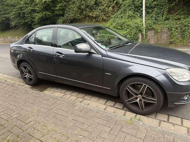 Gebraucht 2008 Mercedes C350 Avantgarde Limousine | 4.500 € - Bild 1/4