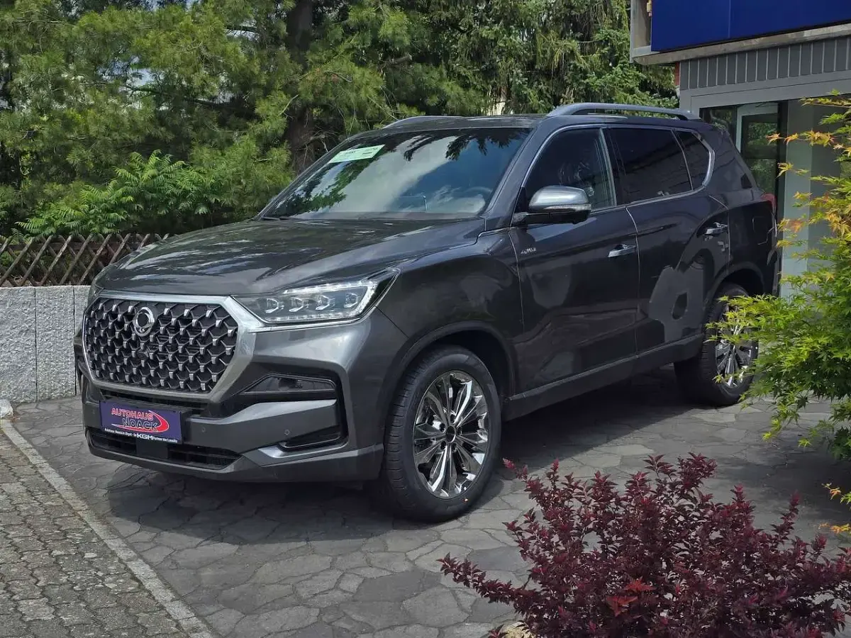 Neu KGM Rexton 203 PS (149 kW) 2026 Marble grey SUV