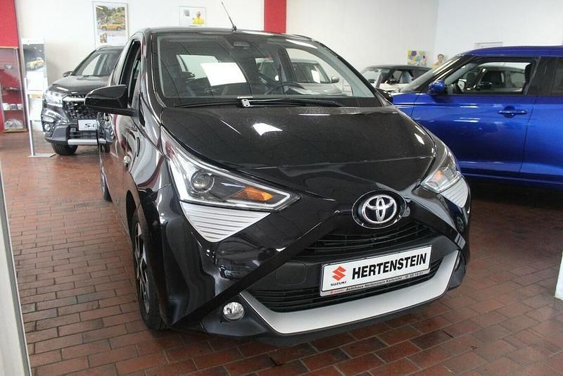 Gebraucht Toyota Aygo Team 72 PS (52 kW) 2022 Schwarz Kleinwagen