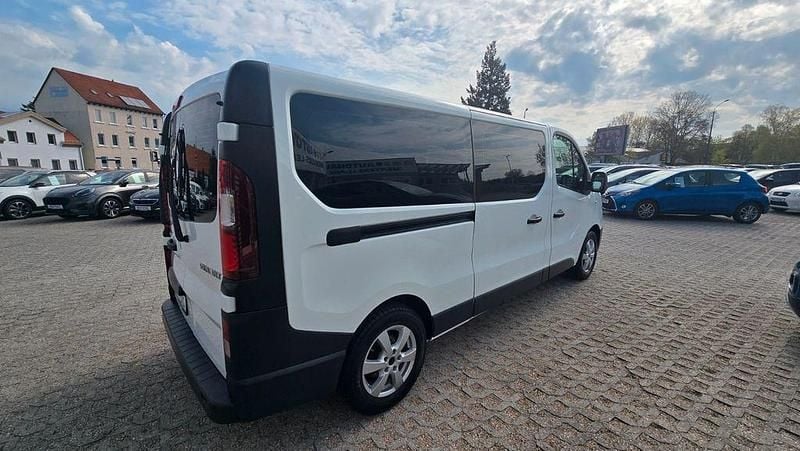 Gebraucht Renault Trafic Expression 125 PS (91 kW) 2016 Weiß Van / Kleinbus