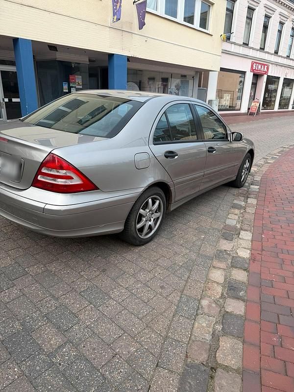 Gebraucht Mercedes C180 142 PS (104 kW) 2006 Grau Limousine