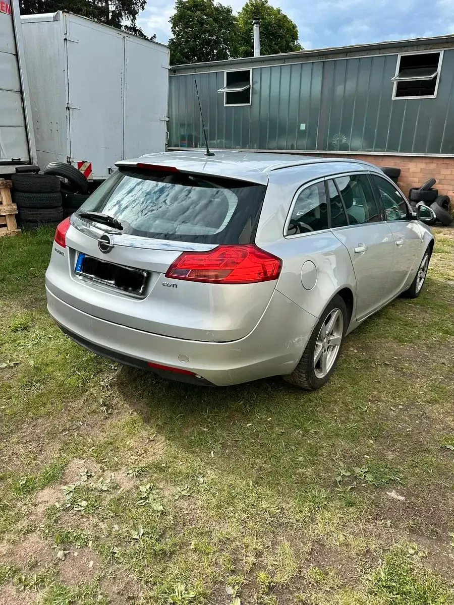 Gebraucht Opel Insignia 160 PS (117 kW) 2010 Silber Kombi