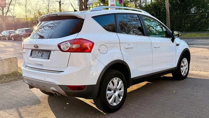 Gebraucht Ford Kuga Champions Edition 140 PS (102 kW) 2012 Weiß SUV