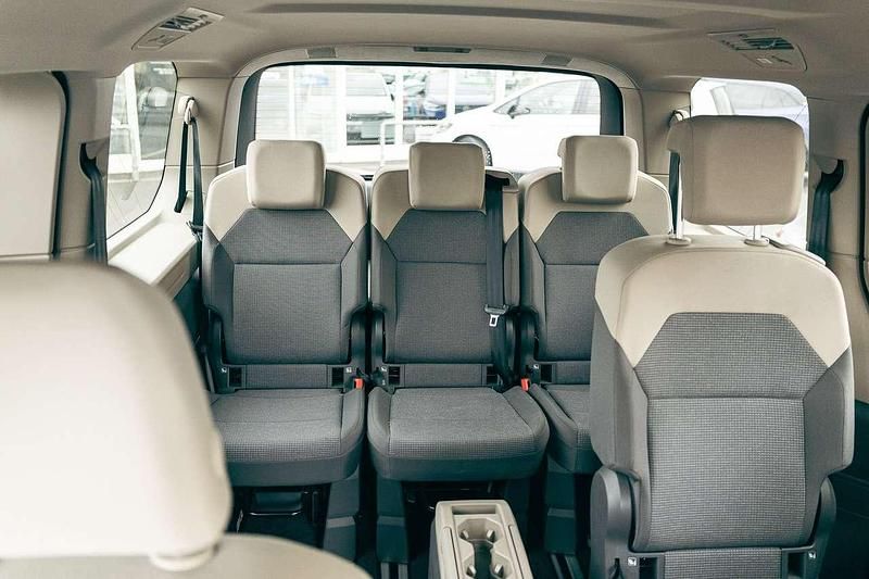 Gebraucht VW Multivan 150 PS (110 kW) 2024 Weiß Van