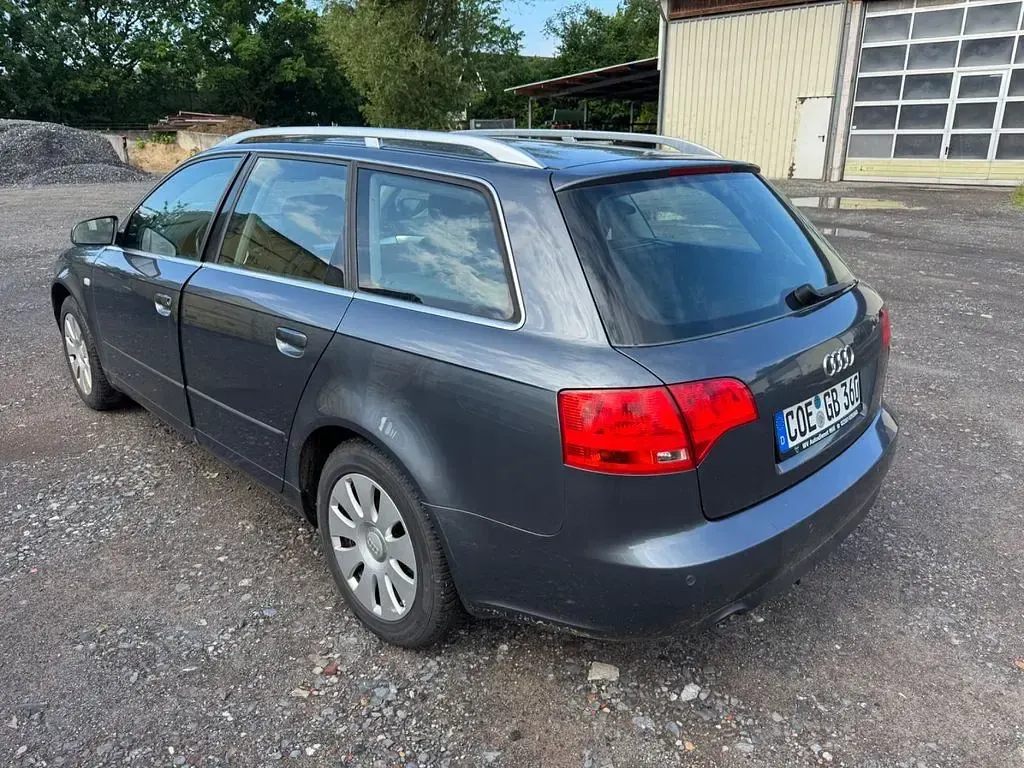 Gebraucht Audi A4 131 PS (96 kW) 2005 Blau Kombi