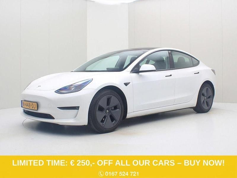 Weiß Gebraucht 2021 Tesla Model 3 Long Range AWD Limousine | 26.400 € (Fairer Preis) - Bild 1/4