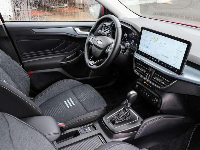 Gebraucht Ford Focus Active X 155 PS (114 kW) 2025 Fantastic red tc Limousine