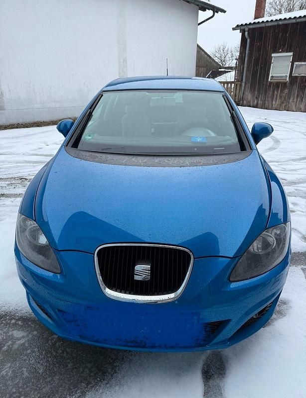 Second-hand Seat Leon 102 CP (75 kW) 2010 Albastru Hatchback