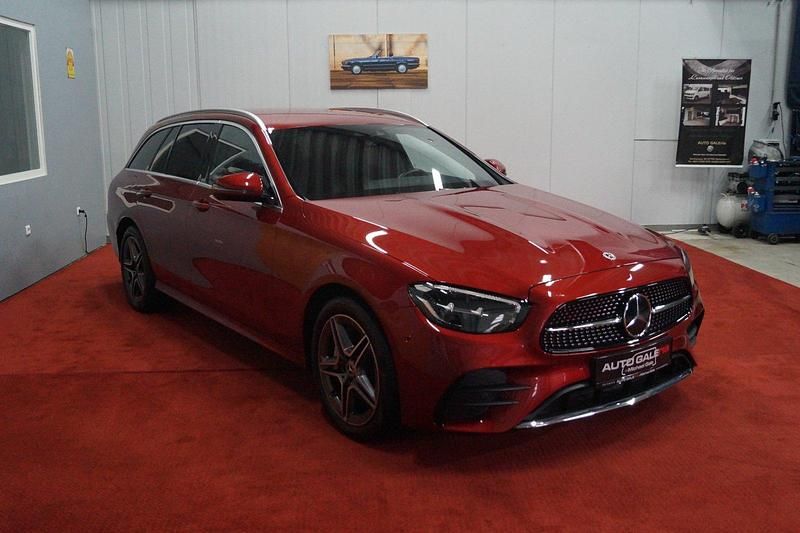 Gebraucht Mercedes E300 AMG 306 PS (225 kW) 2021 Rot Kombi