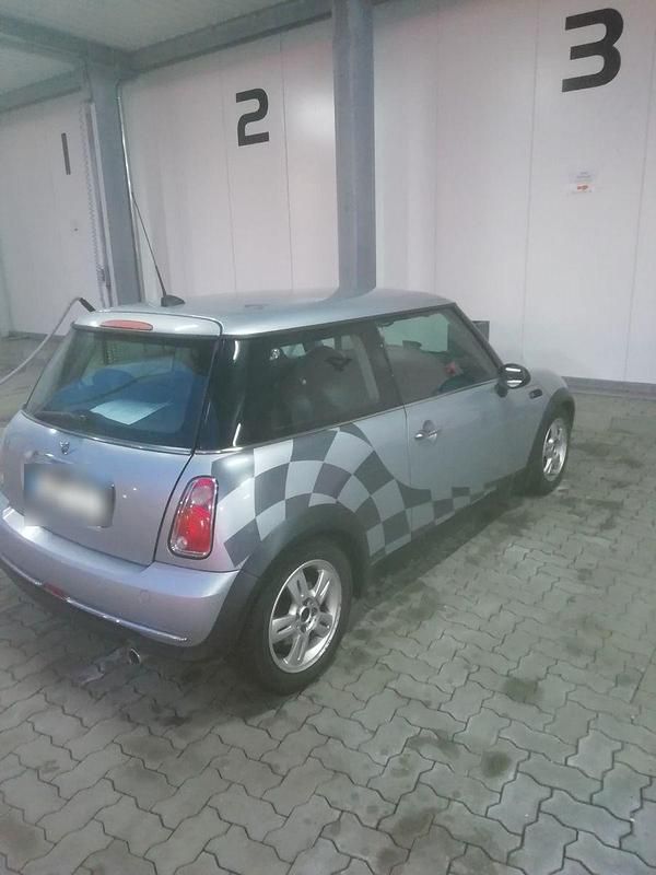 Usado Mini ONE 90 HP (66 kW) 2005 Prateado Citadino