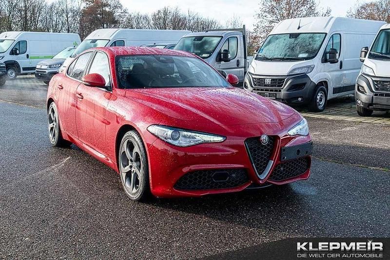 Gebraucht Alfa Romeo Giulia Sprint 200 PS (147 kW) 2023 Rot Limousine