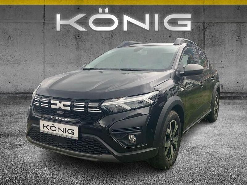 Perlmuttschwarz metallic Gebraucht 2023 Dacia Sandero Expression Kleinwagen | 16.995 € (Fairer Preis) - Bild 1/4