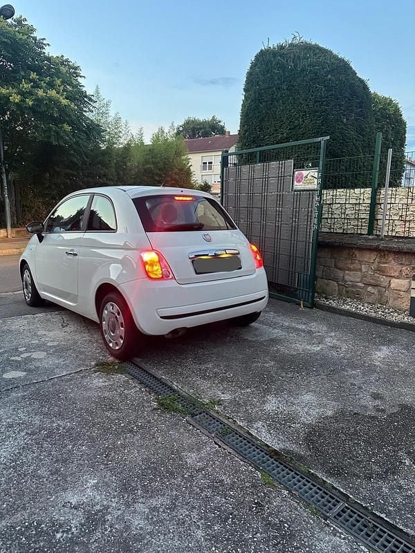 Weiß Gebraucht 2011 Fiat 500 Limousine | 4.300 € (Guter Preis) - Bild 1/4