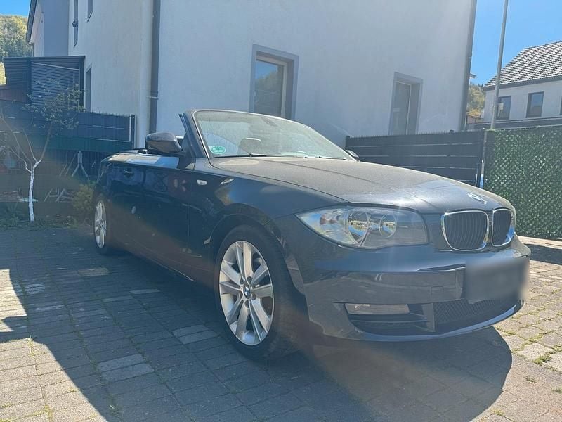 Gebraucht BMW 120 176 PS (129 kW) 2014 Schwarz Kleinwagen