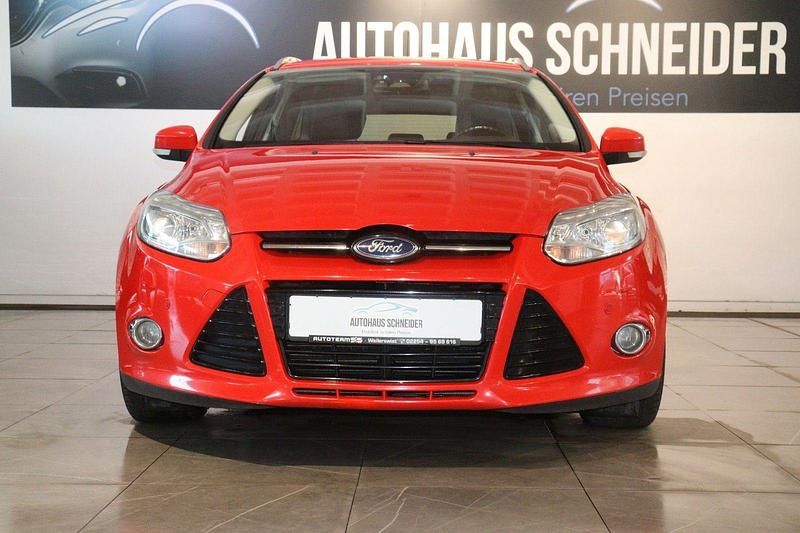 Gebraucht Ford Focus Individual 163 PS (119 kW) 2014 Rot Kombi
