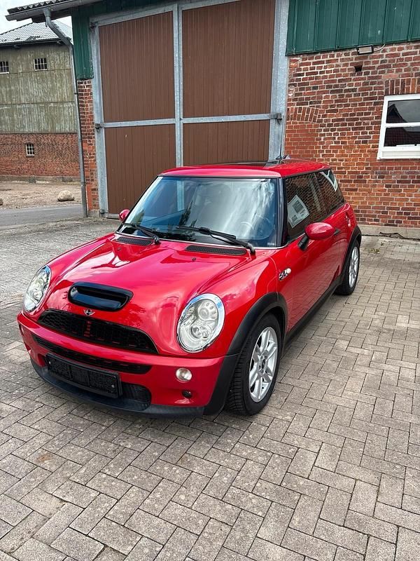 Rot Gebraucht 2004 Mini Cooper S Coupé Coupé | 4.190 € - Bild 1/4