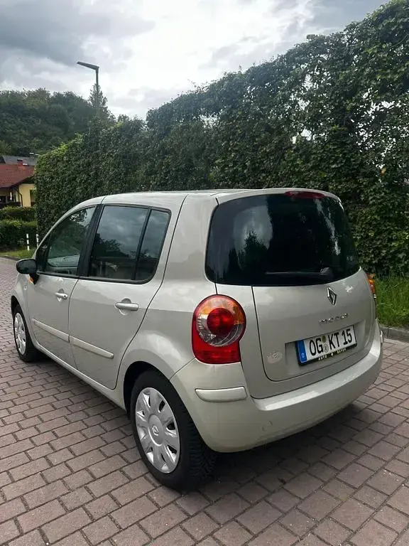 Używany Renault Modus 111 KM (81 kW) 2006 Złoty Minivan