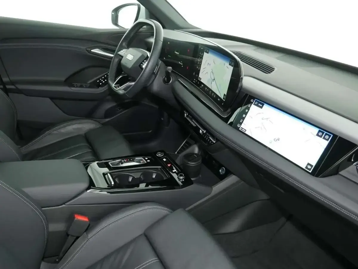 Second-hand Audi Q6 e-tron S-Line 284 kW (387 CP) 2024 Alb SUV