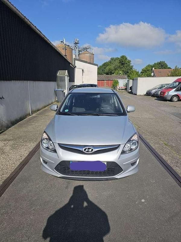 Gebraucht 2011 Hyundai i30 Classic Kombi | 4.290 € (Etwas zu teuer) - Bild 1/4