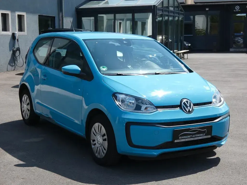 Second-hand VW up! 65 CP (47 kW) 2021 Albastru Hatchback