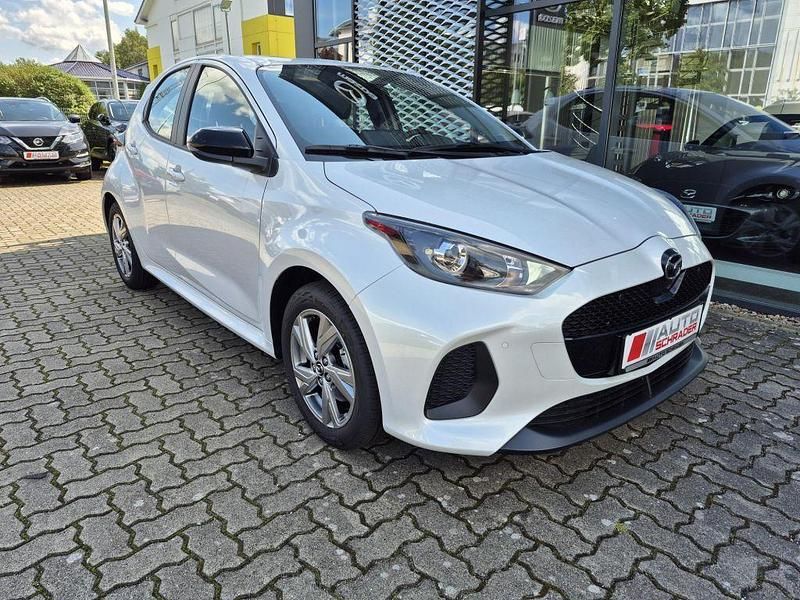 Neu Mazda 2 Exclusive-Line 116 PS (85 kW) 2025 Weiß Limousine