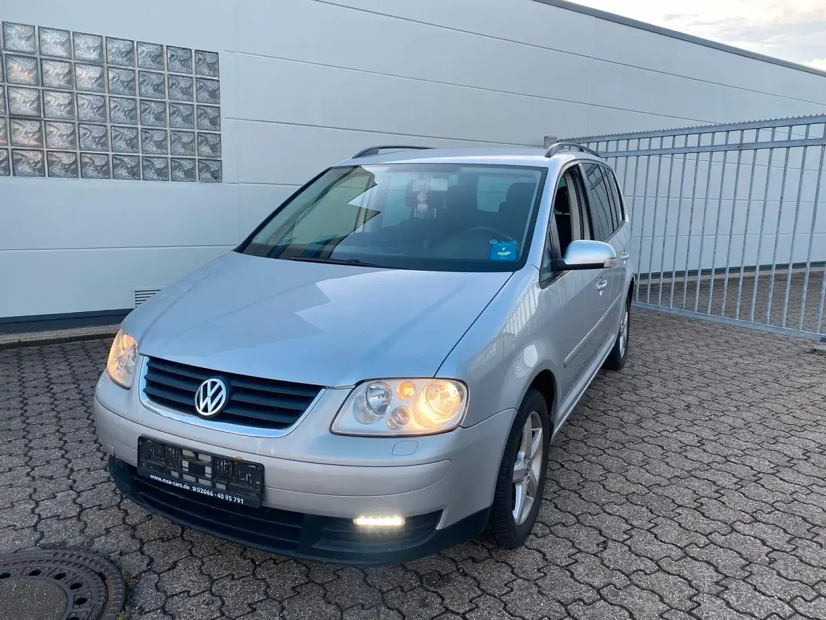 Gebraucht VW Touran 150 PS (110 kW) 2005 Silber Van / Kleinbus