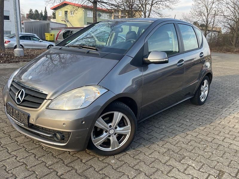 Gebraucht Mercedes A180 116 PS (85 kW) 2011 Grau Kleinwagen