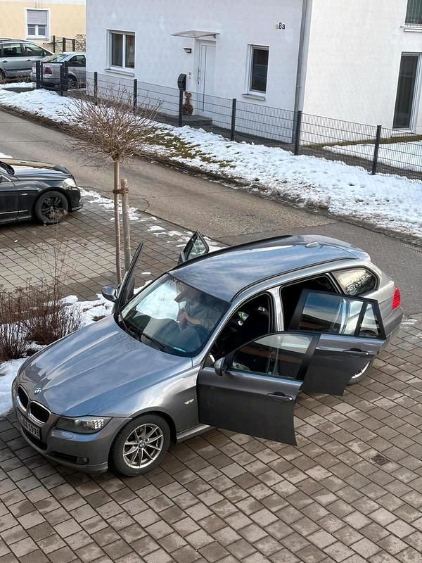 Gebraucht BMW 320 184 PS (135 kW) 2011 Grau Kombi