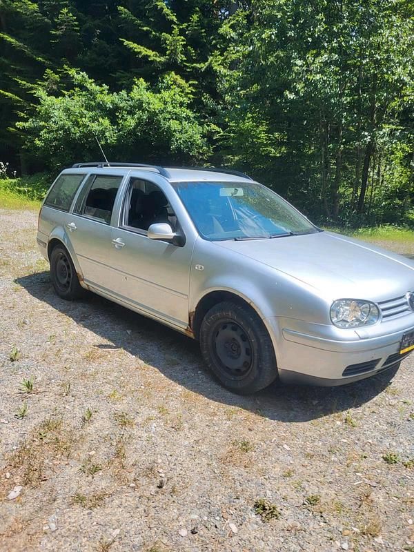 Silber Gebraucht 2002 VW Golf IV Kombi | 250 € (Superpreis) - Bild 1/4