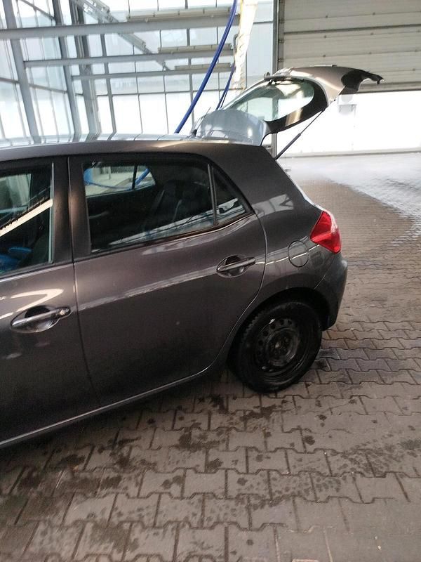 Gebraucht Toyota Auris 126 PS (92 kW) 2007 Grau Kleinwagen