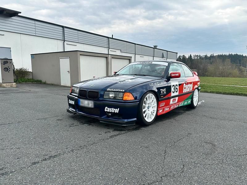 Usata BMW 325 Basis 1992 Blu Coupé