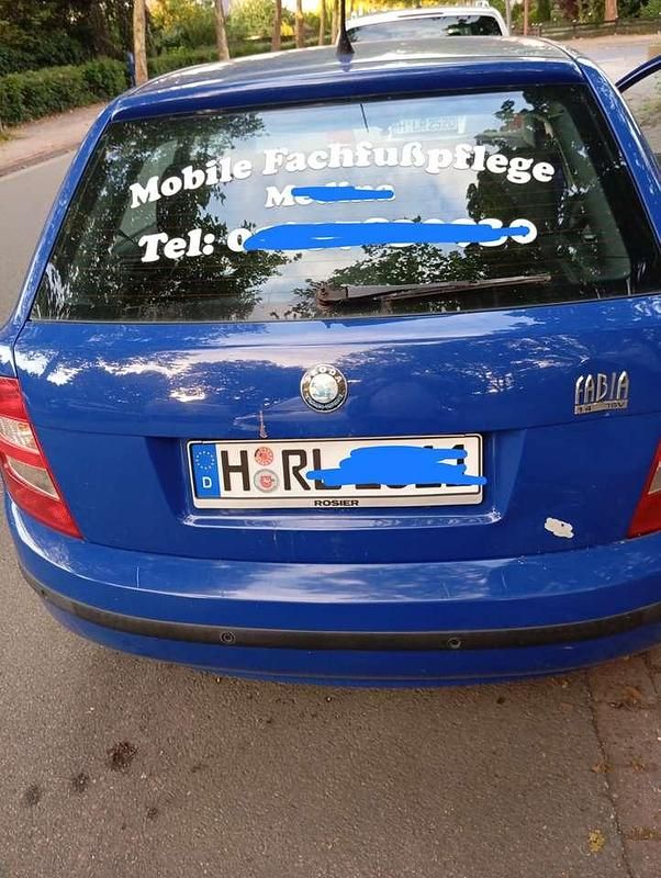 Blau Gebraucht 2003 Skoda Fabia Comfort Limousine | 1.250 € (Guter Preis) - Bild 1/4