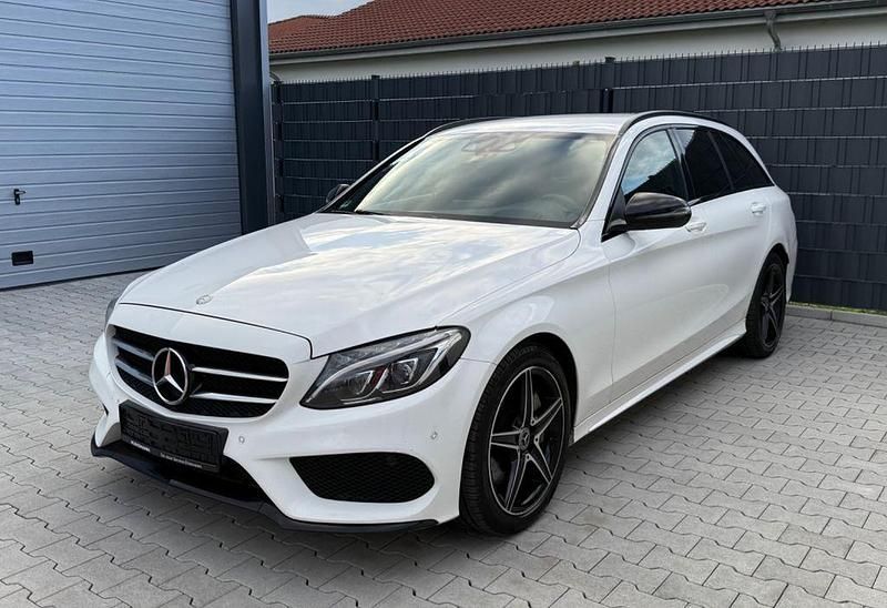 Weiß Gebraucht 2017 Mercedes C250 AMG line Limousine | 13.900 € (Guter Preis) - Bild 1/4