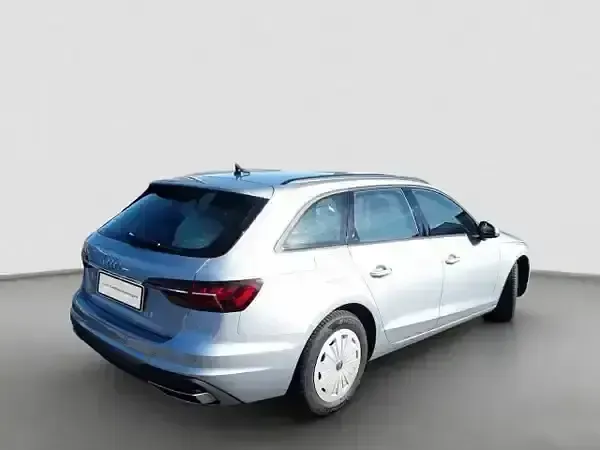 Usata Audi A4 136 CV (100 kW) 2024 Argento Station wagon